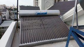 Thi công lắp đặt máy nước nóng năng lượng mặt trời Megasun
